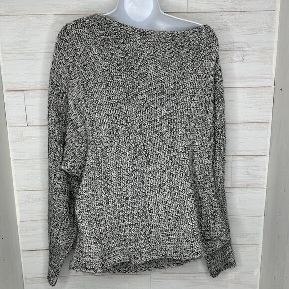 Anthropologie Sunday in Brooklyn Sarah Asymmetrical Sleeve Sweater Size Small - Picture 5 of 9